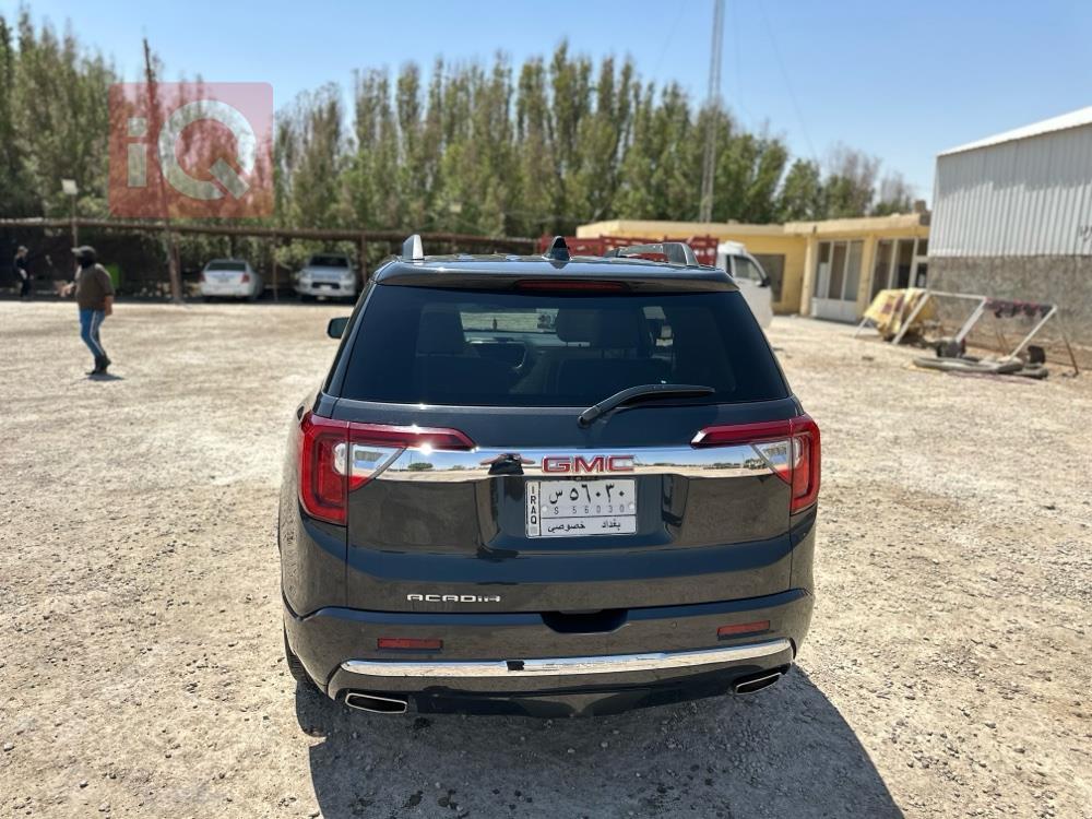 GMC Acadia